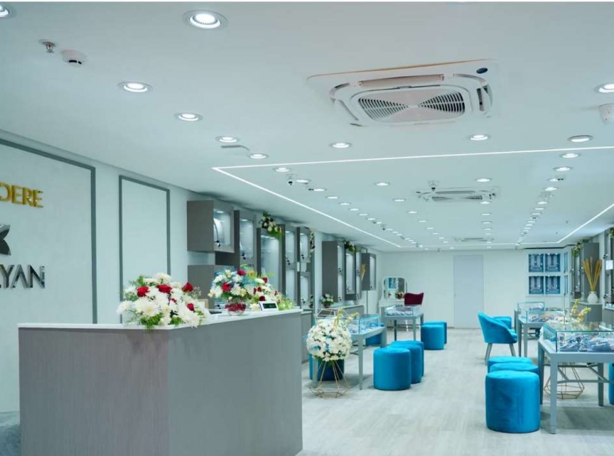Candere by Kalyan expands retail footprint with 125th store launch in Virar